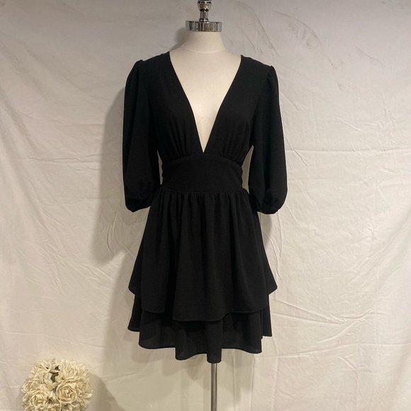 Lulus Dresses & Skirts - Lulu's plunge neck, open back dress